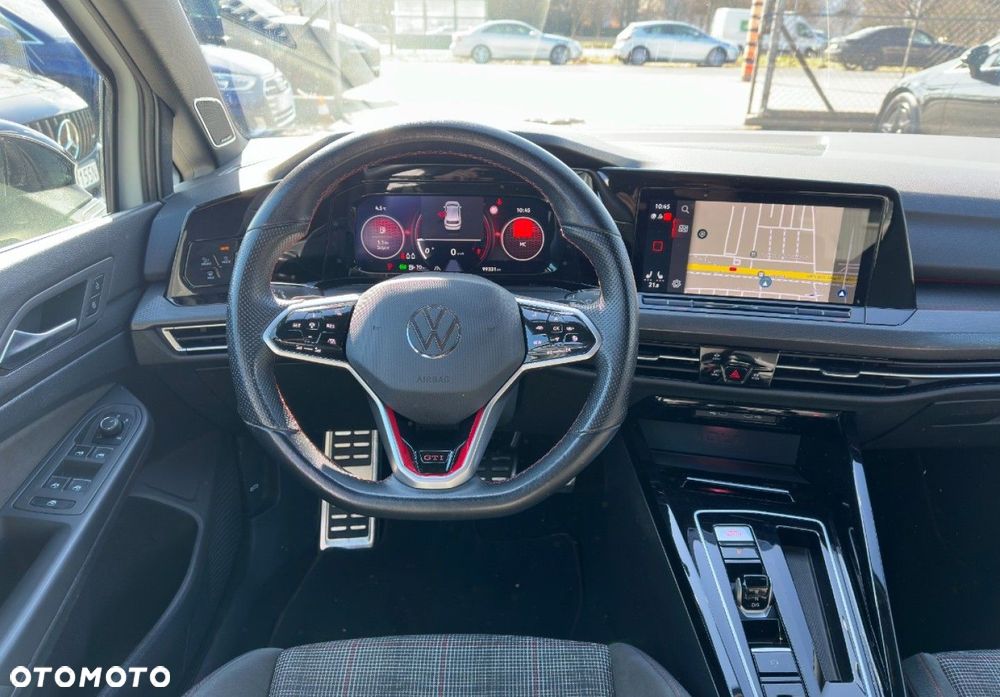 Volkswagen Golf - 18