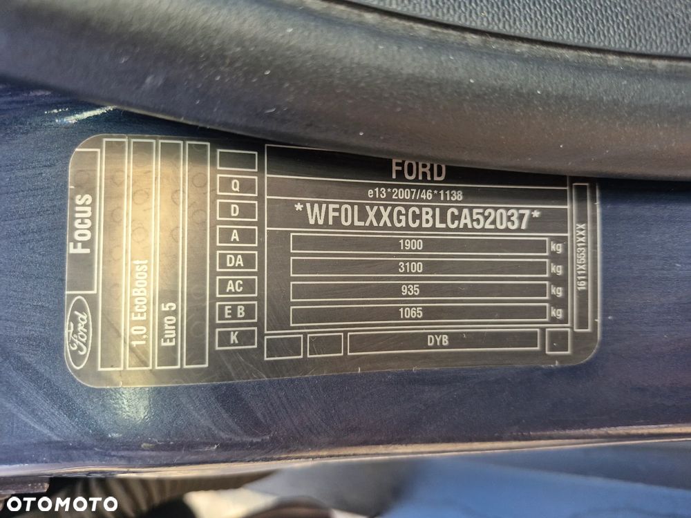 Ford Focus 1.0 EcoBoost Titanium - 24