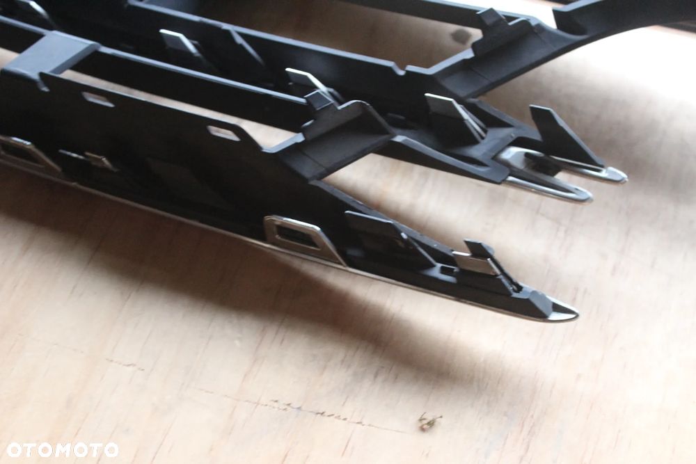 KRATKA ZDERZAKA PRAWA AUDI A8 D5 4N0807680 2018 - 18