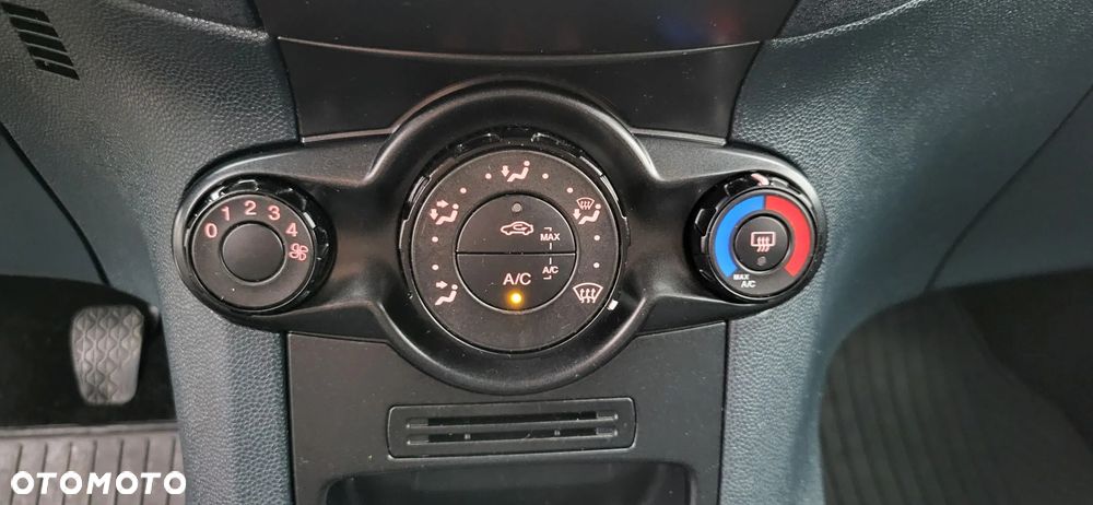 Ford Fiesta 1.25 Ambiente - 26