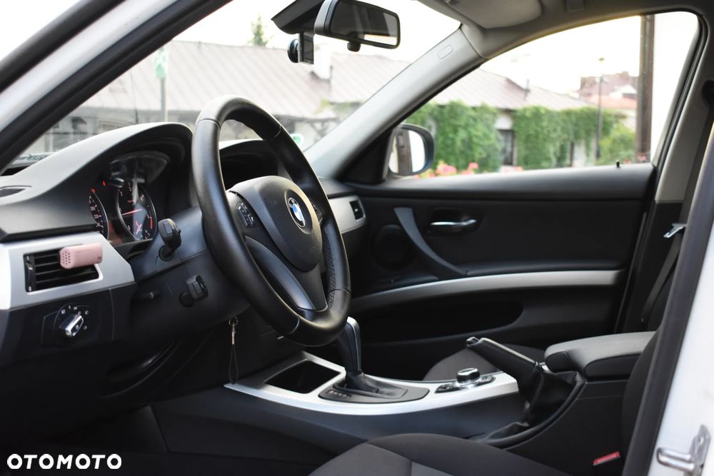 BMW Seria 3 318d - 36