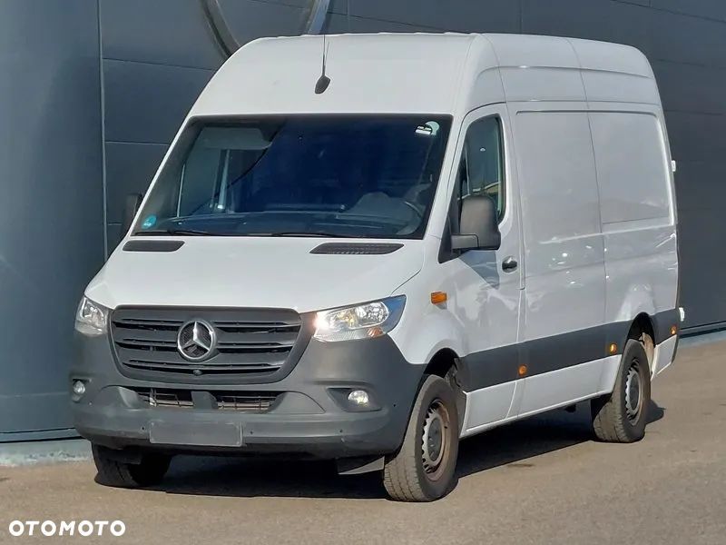 Mercedes-Benz Sprinter - 1