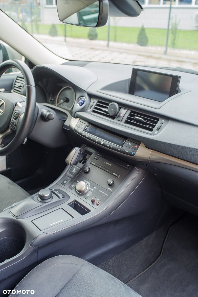 Lexus CT - 4