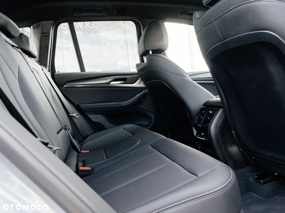 BMW X3 xDrive20d - 13