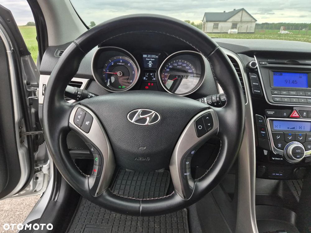 Hyundai i30 1.6 CRDi Comfort - 13