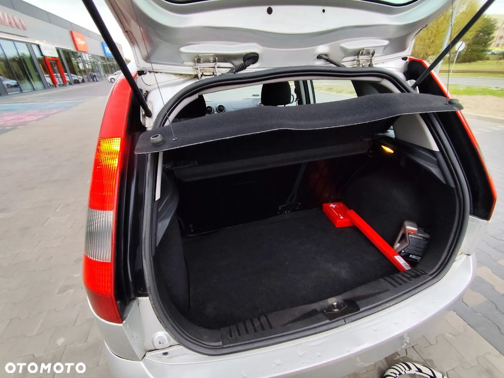 Ford Fiesta 1.3 Trend - 13