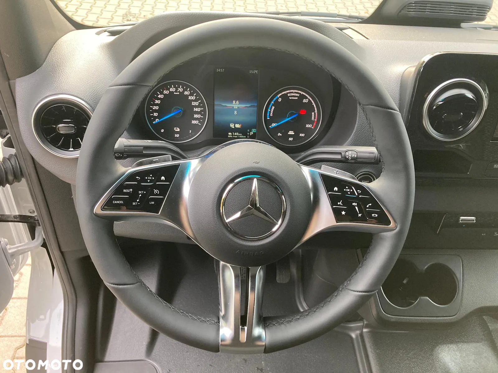 Mercedes-Benz eSprinter - 13