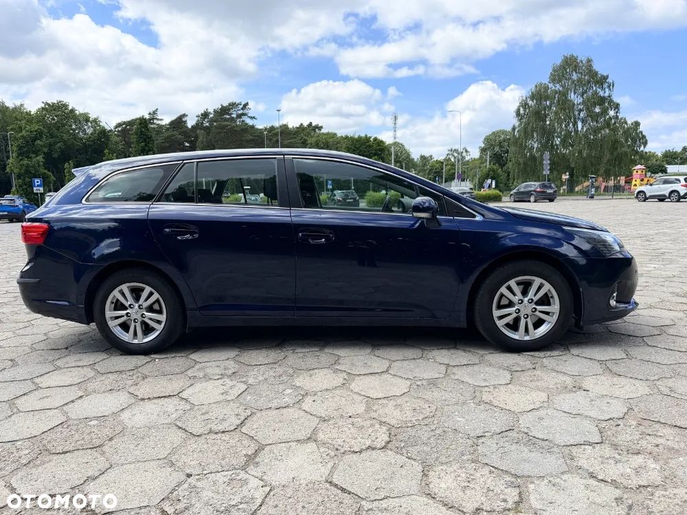 Toyota Avensis 1.8 Sol plus NAVI MS - 4