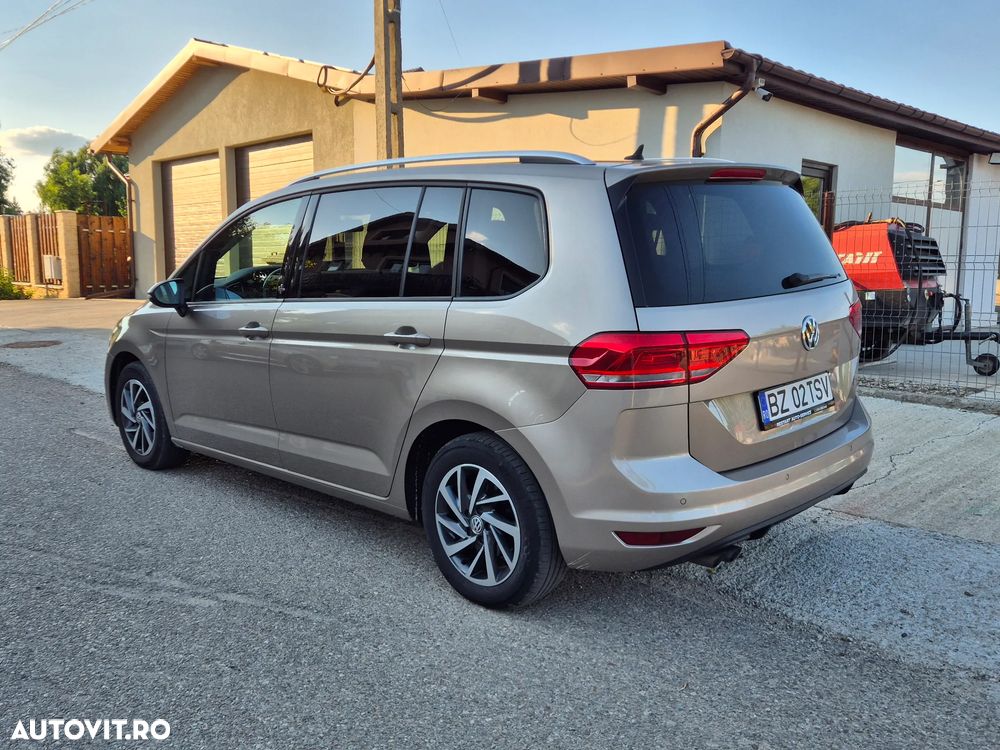 Volkswagen Touran - 4