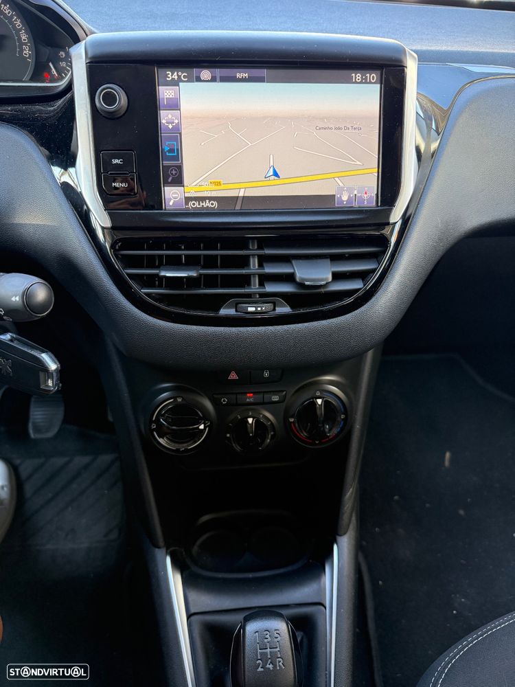 Peugeot 208 82 PureTech Style - 13