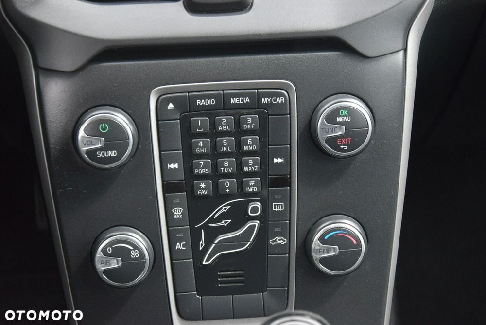 Volvo V40 D2 - 22