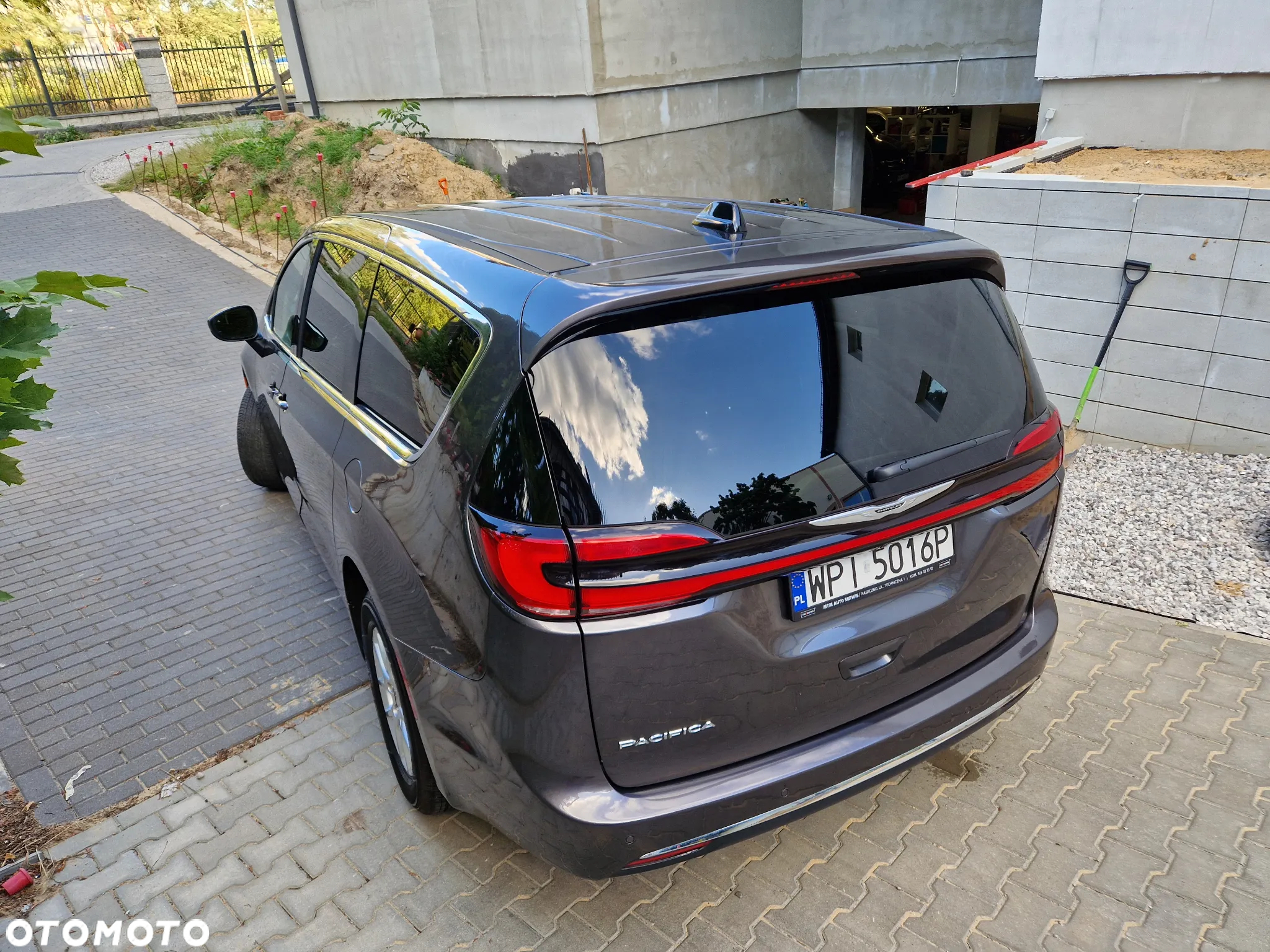 Chrysler Pacifica - 3