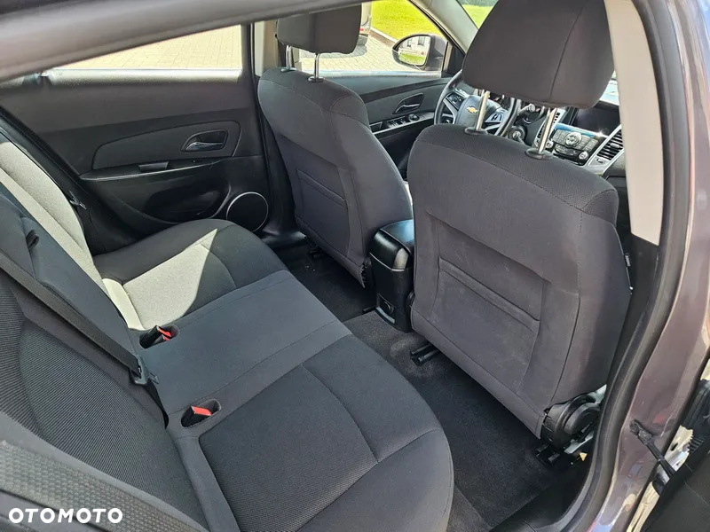 Chevrolet Cruze 1.8 LT - 8