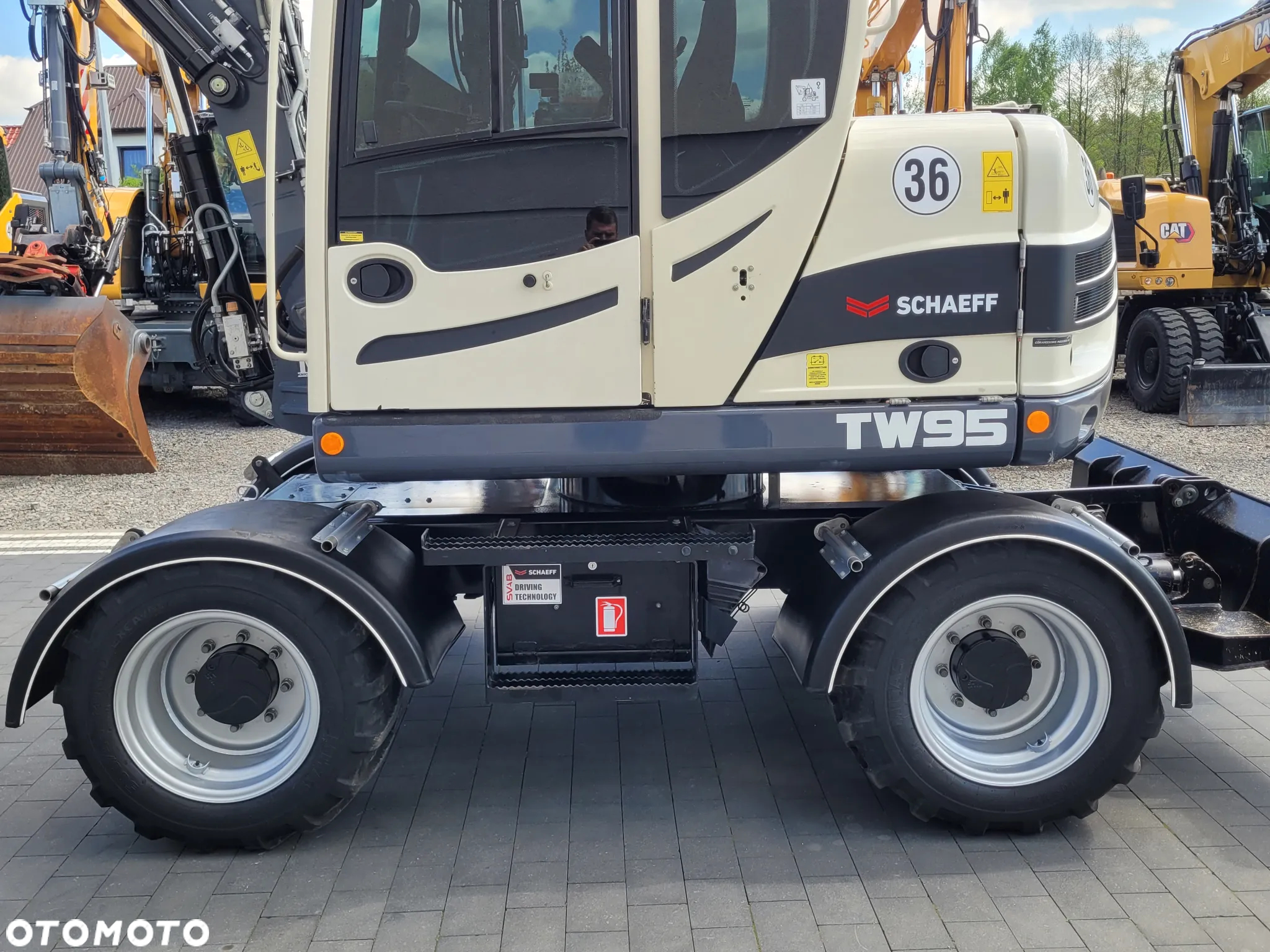 Schaeff TW95 / ROTOTILT ze szczypcami / bogate wyposażenie / - 16