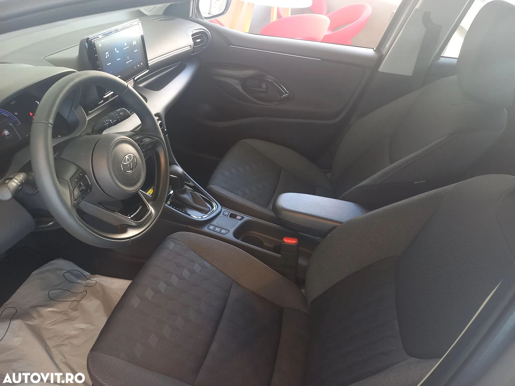 Toyota Yaris 1.5 VVT-i HSD Dynamic - 9