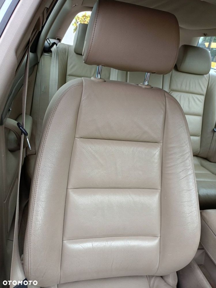 Fotele kanapa boczki komplet Audi A4 B6 kombi - 3