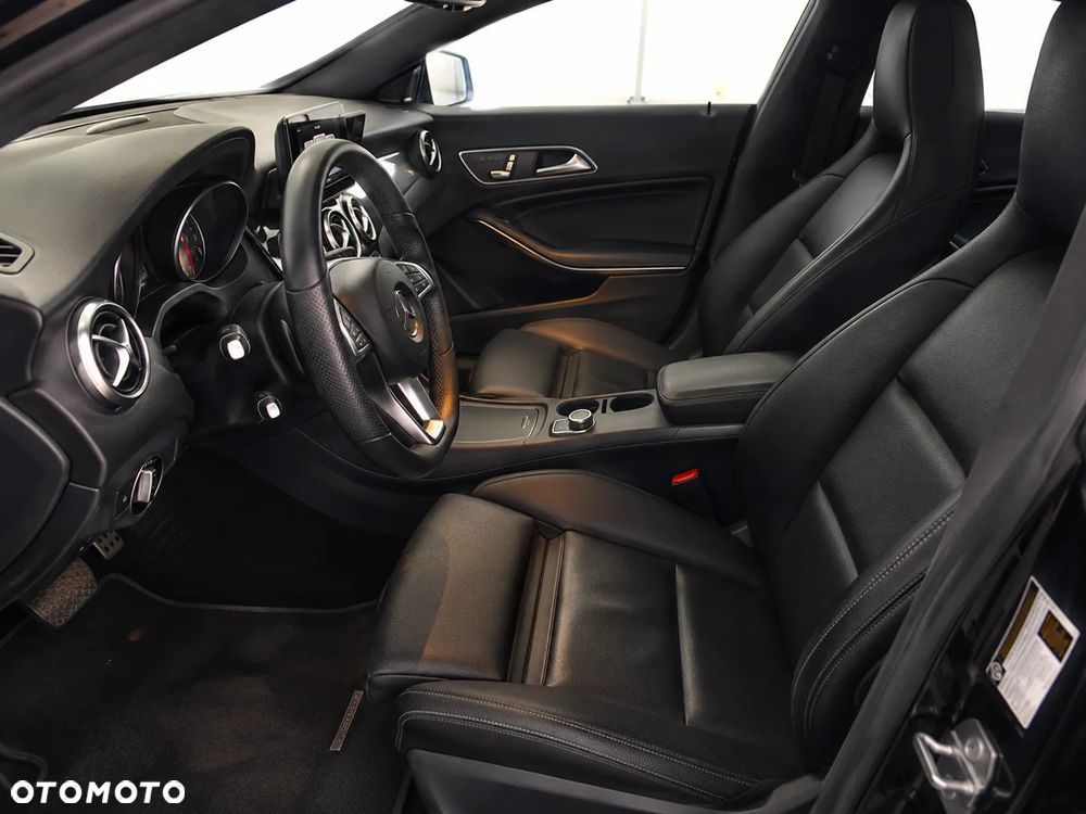 Mercedes-Benz CLA 250 4-Matic - 11