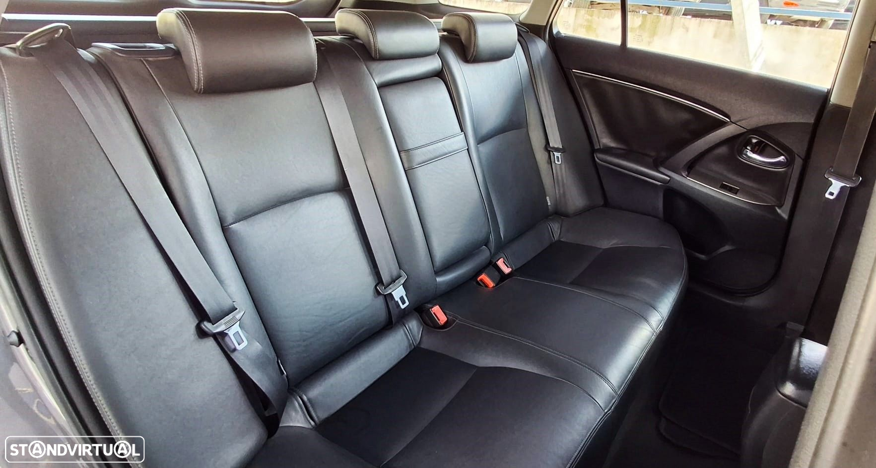 Toyota Avensis SW - 13