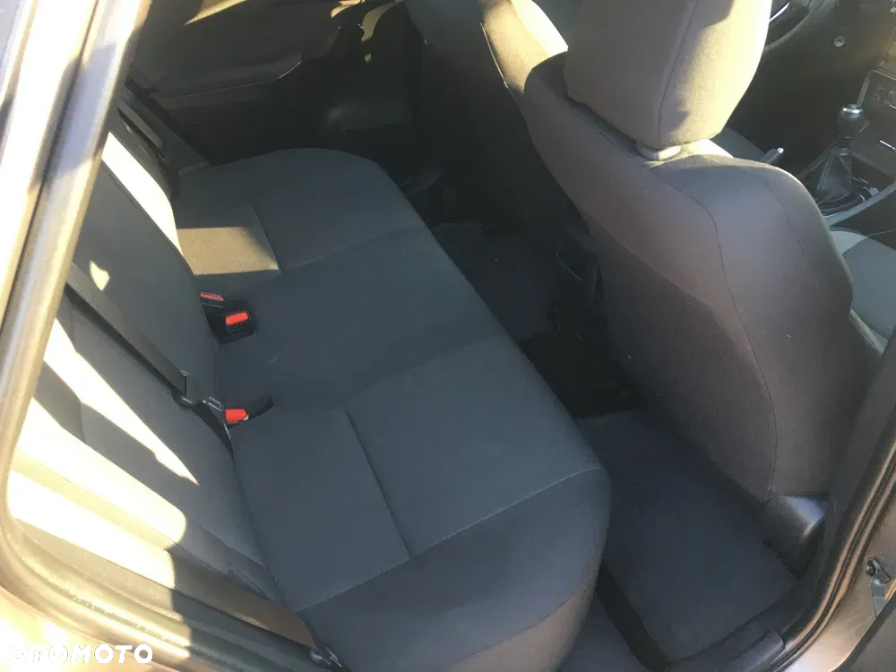 Toyota Auris - 14