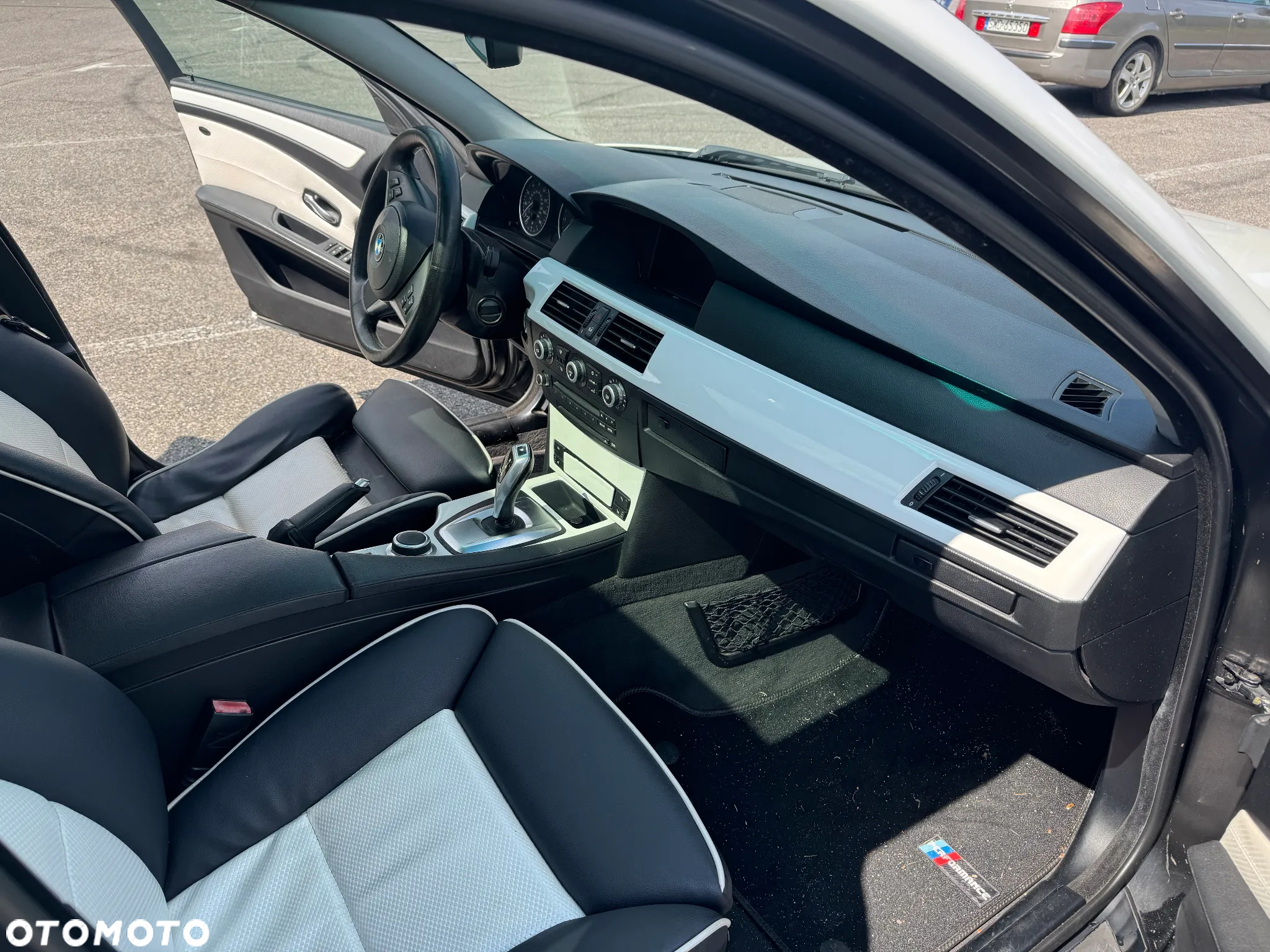 BMW Seria 5 550i - 15