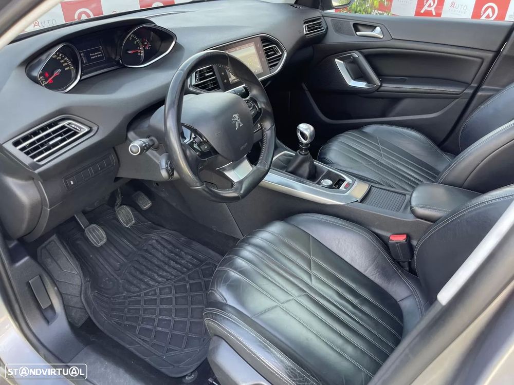 Peugeot 308 125 THP Allure - 11