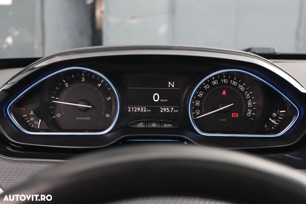 Peugeot 2008 e-HDi FAP 92 ETG6 STOP & START Allure - 14