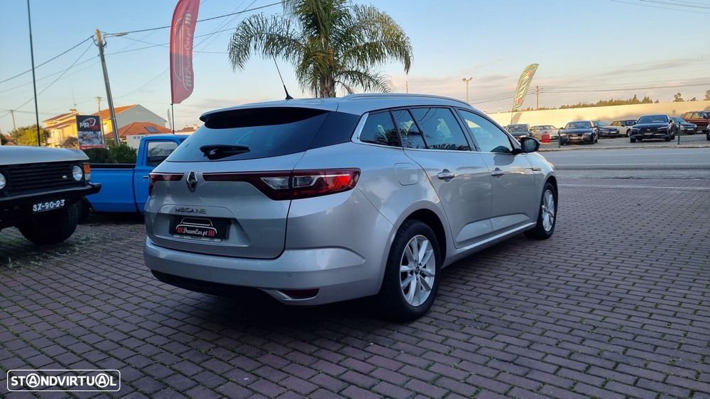 Renault Mégane Sport Tourer - 8