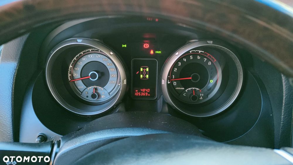 Mitsubishi Pajero - 16