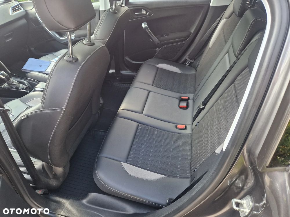 Peugeot 2008 BlueHDi 100 STOP & START Business-Line - 4