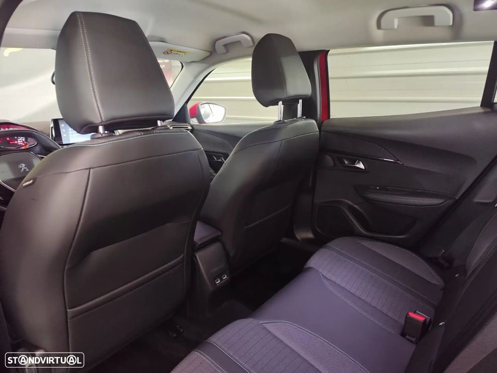 Peugeot 2008 1.2 PureTech Allure Pack - 30