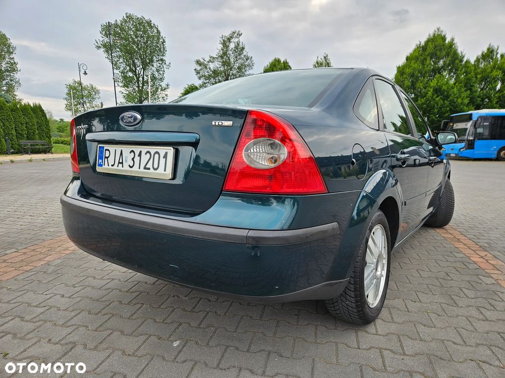 Ford Focus 1.6 TDCi Ghia - 9