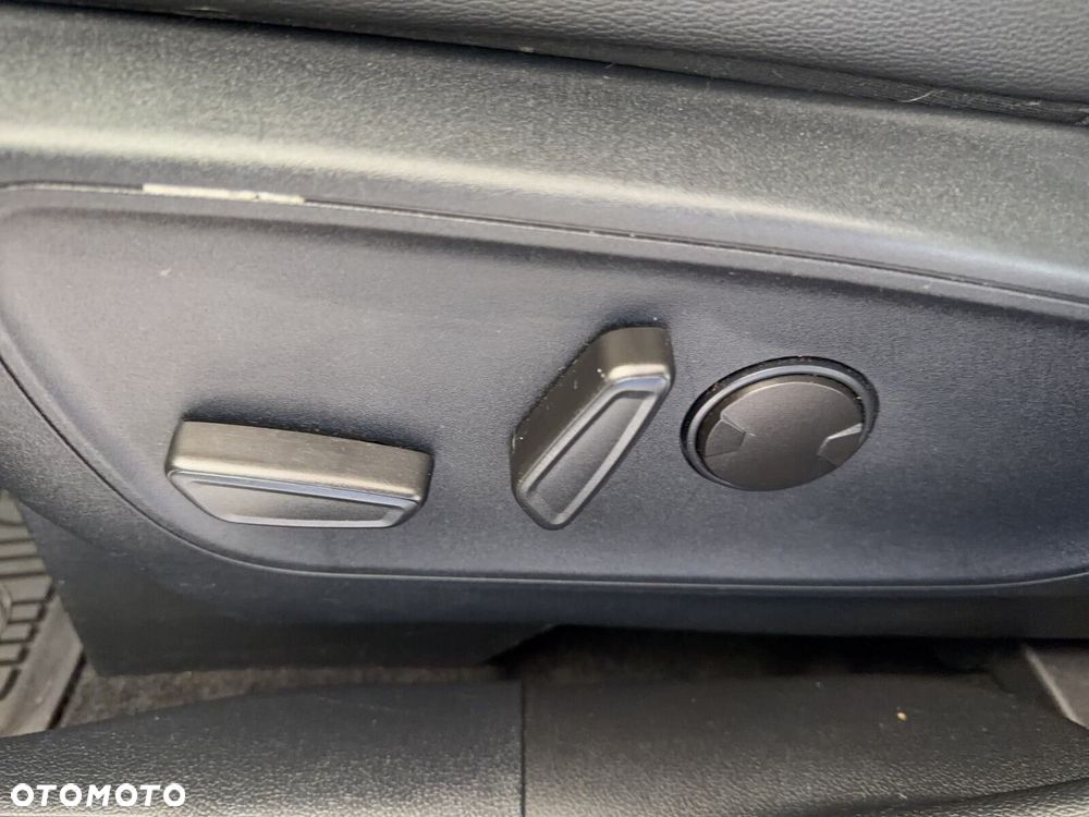 Ford Kuga - 12