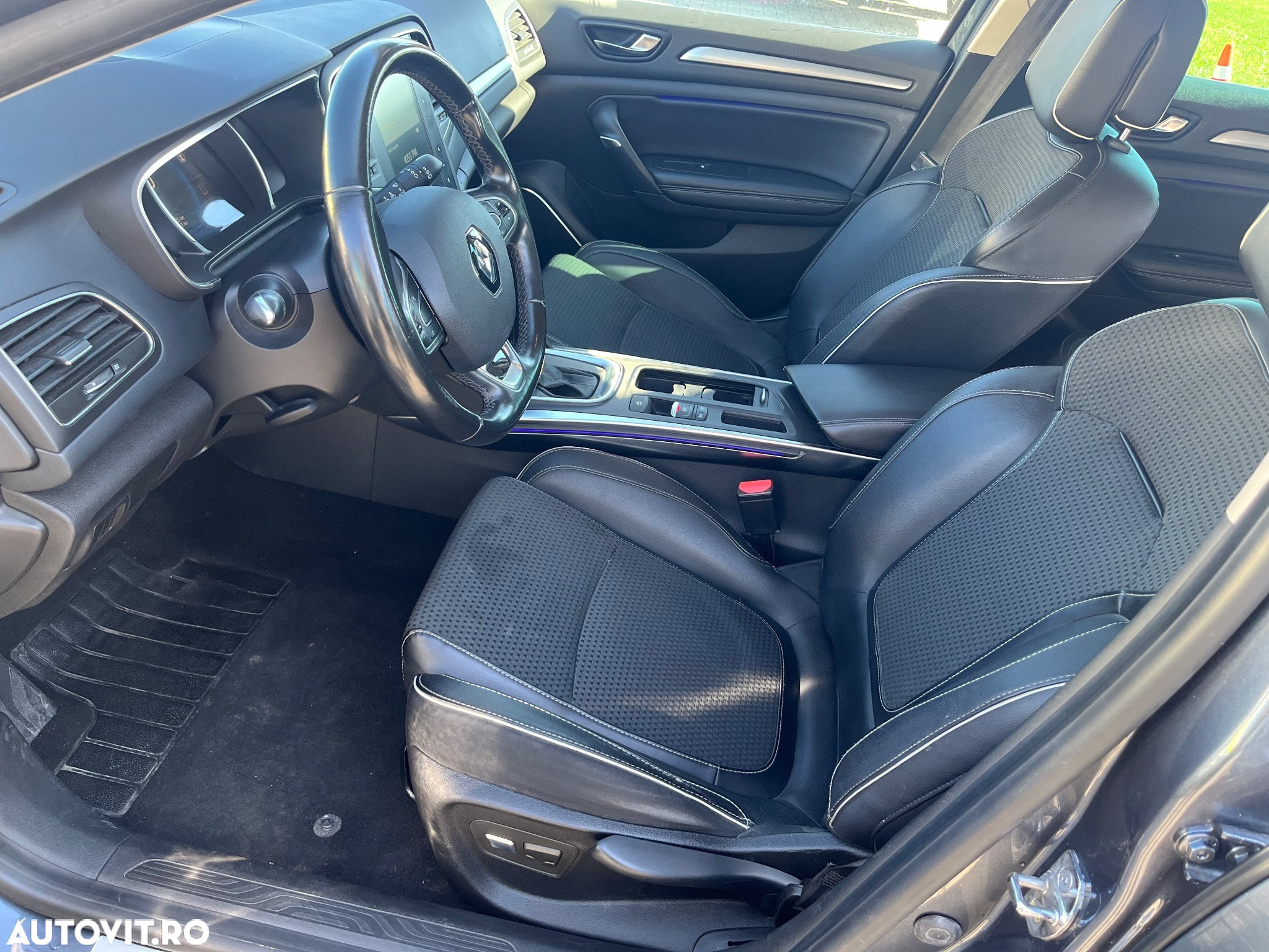Renault Megane ENERGY dCi 110 EDC BOSE EDITION - 11