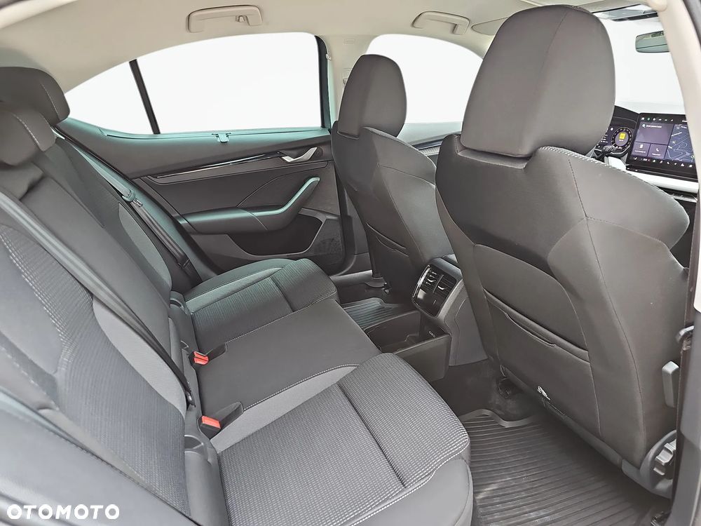 Skoda Octavia 1.5 TSI mHEV Selection DSG - 11