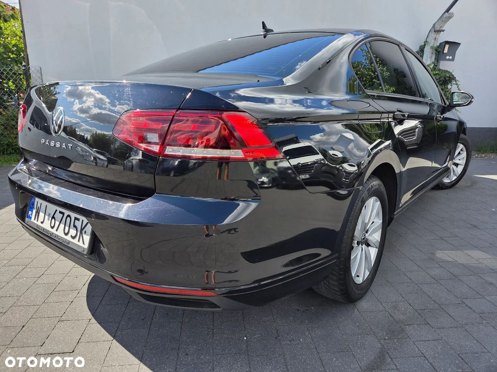 Volkswagen Passat - 4
