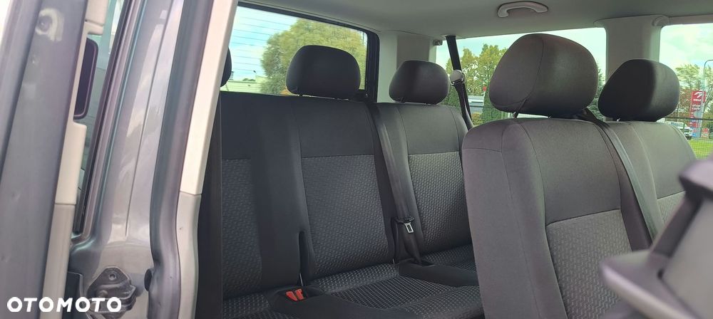 Volkswagen Caravelle - 7