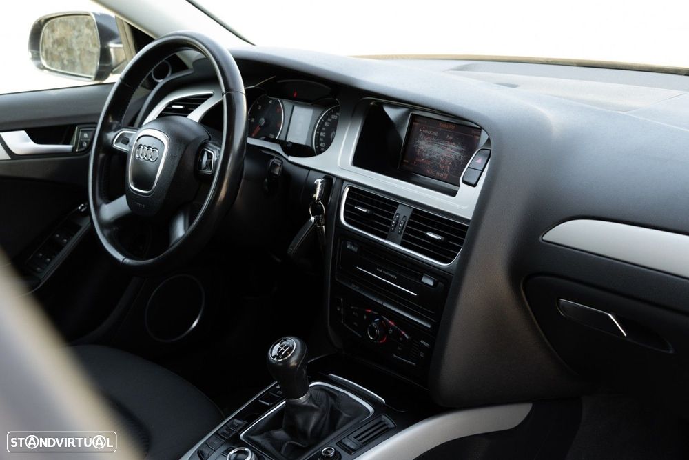 Audi A4 2.0 TDI Advance - 21