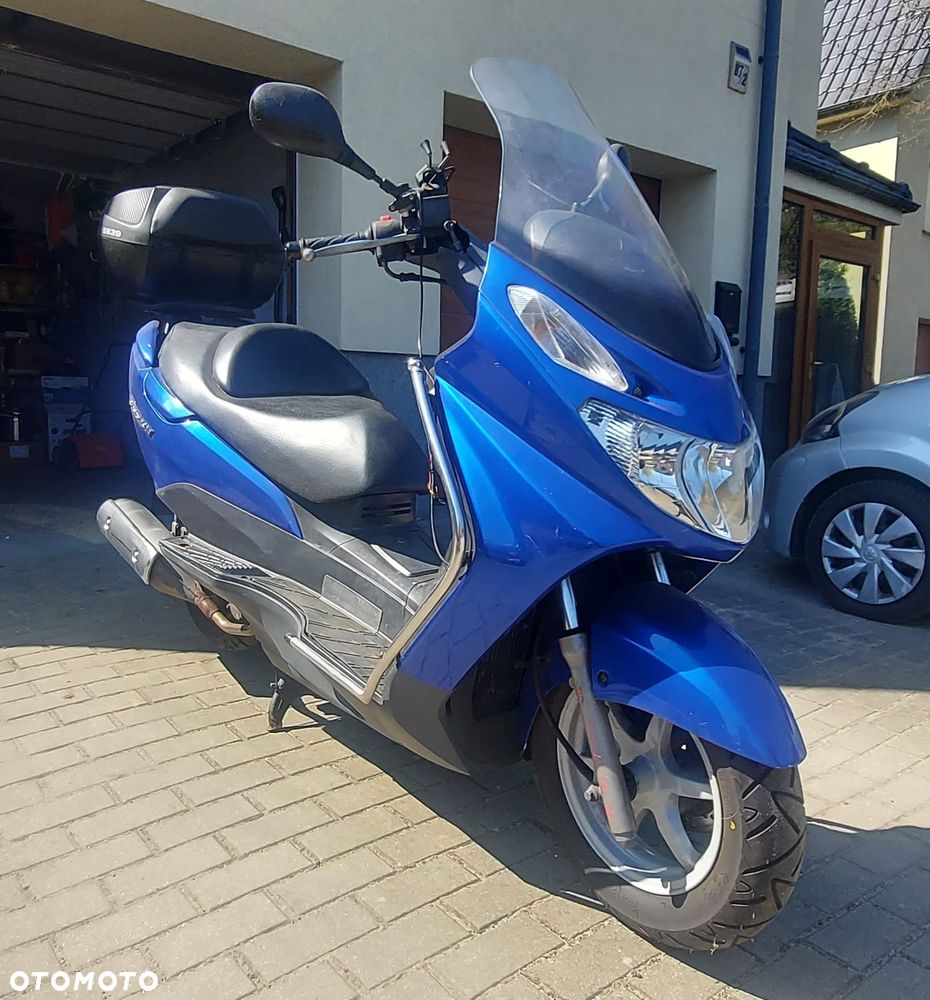 Suzuki Burgman - 8