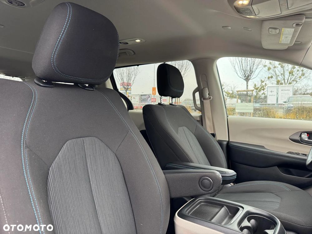 Chrysler Pacifica - 14