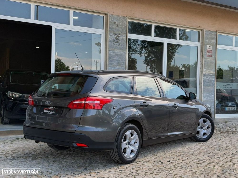 Ford Focus SW 1.0 EcoBoost Business - 11