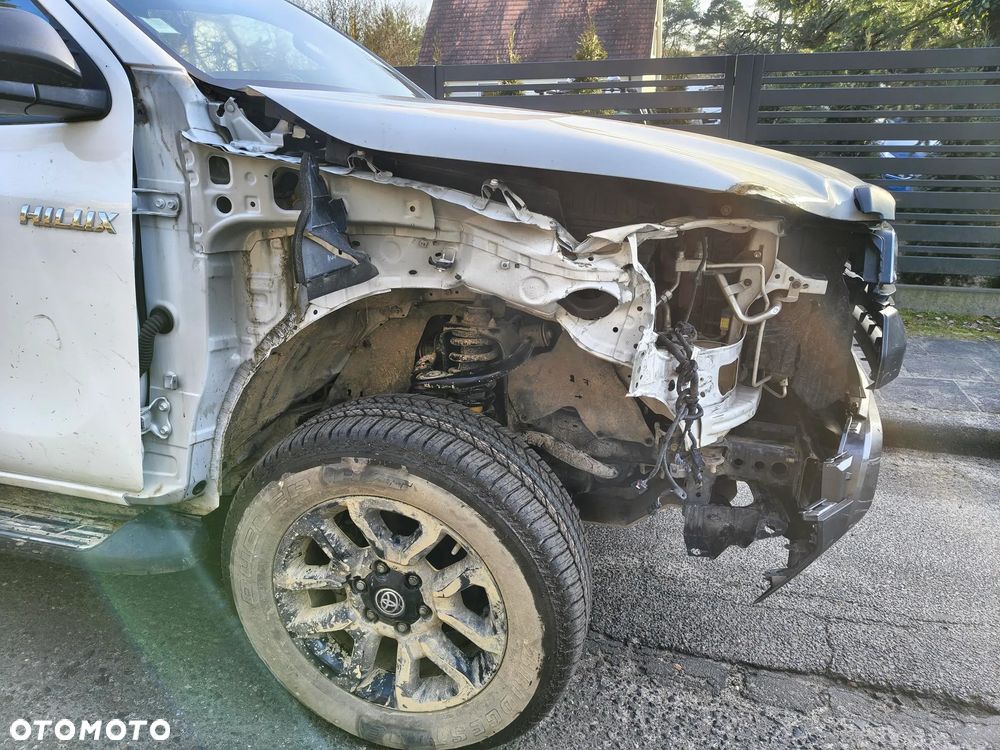 Toyota Hilux - 5