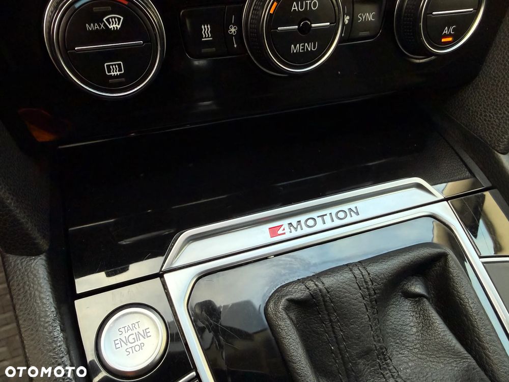 Volkswagen Passat Variant 2.0 TDI SCR DSG 4Motion Business - 22