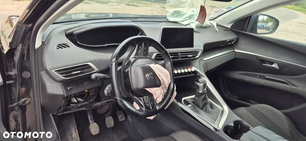 Peugeot 5008 1.2 PureTech Allure S&S EAT8 - 34