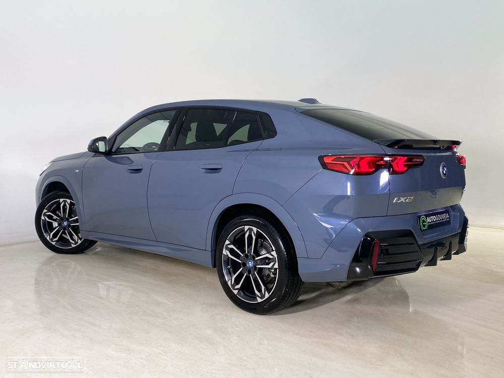 BMW iX2 eDrive20 Pack Desportivo M - 5