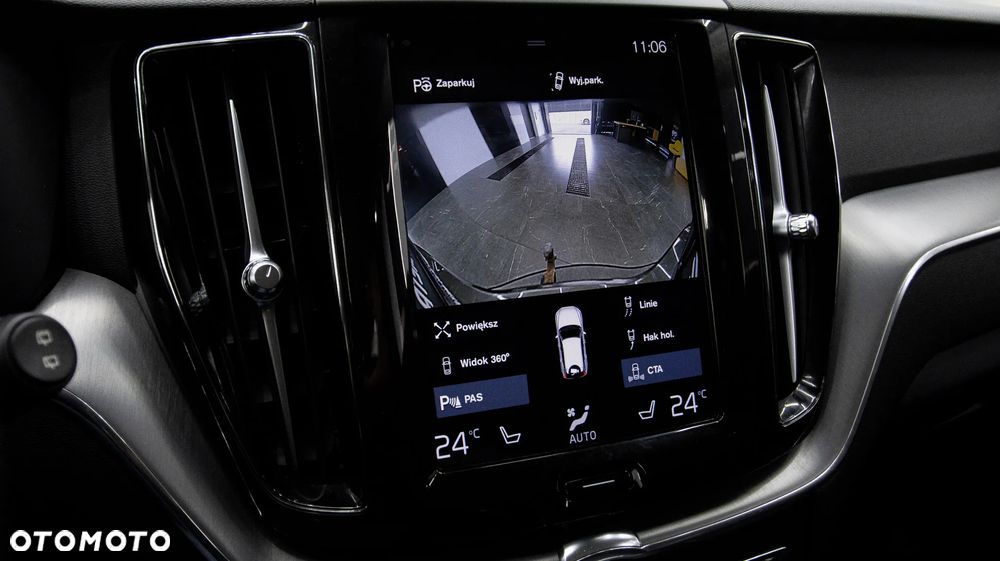 Volvo XC 60 T6 Plug-In Hybrid AWD R-Design - 27