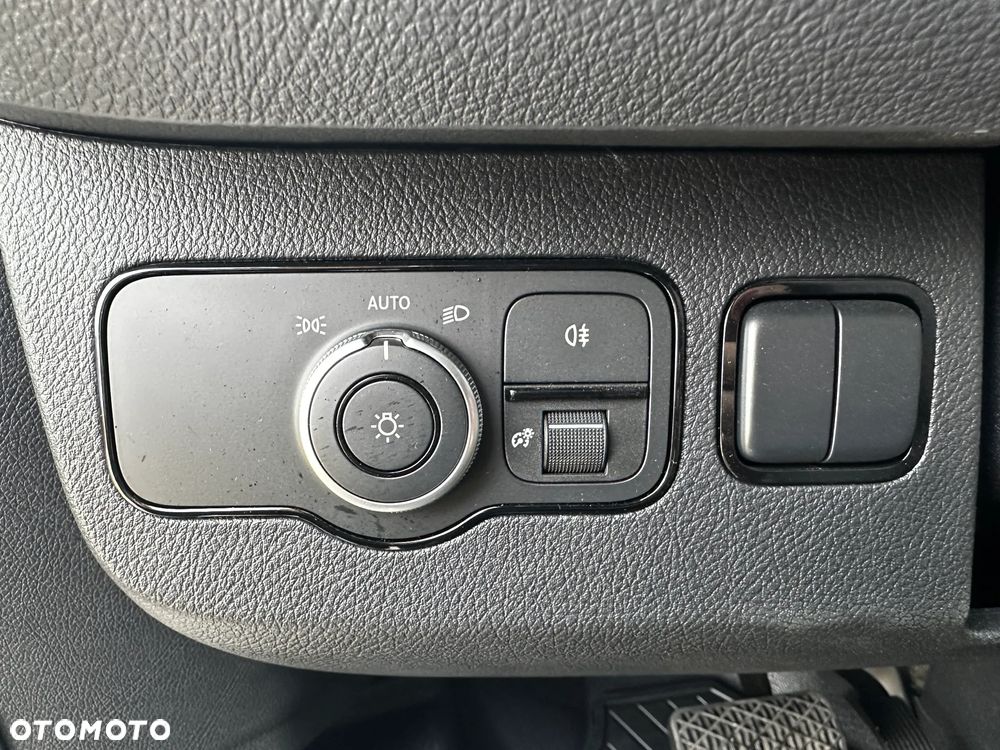Mercedes-Benz Sprinter - 13