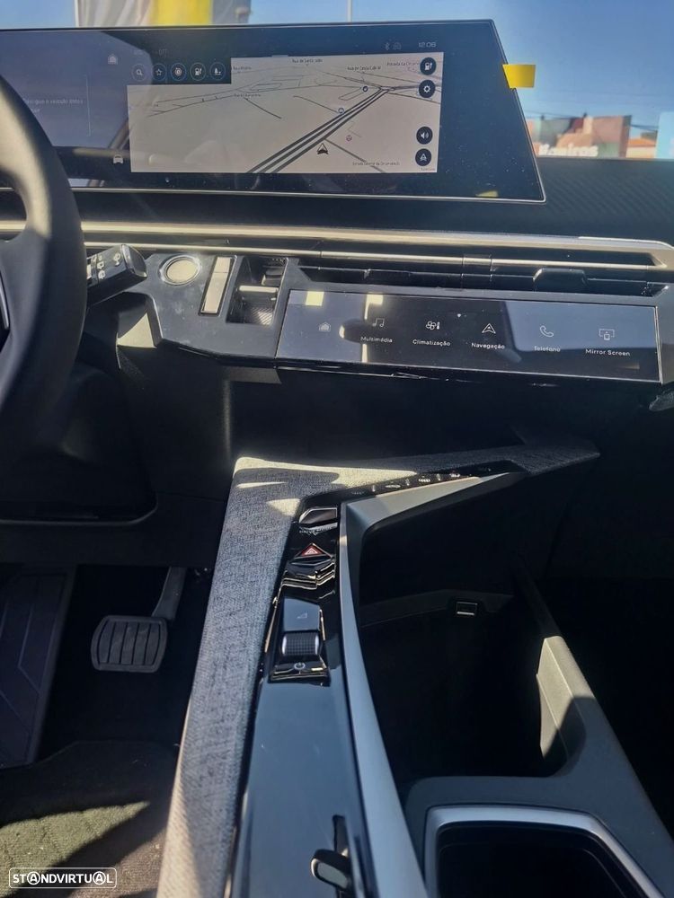 Peugeot E-5008 73 kWh Allure - 11