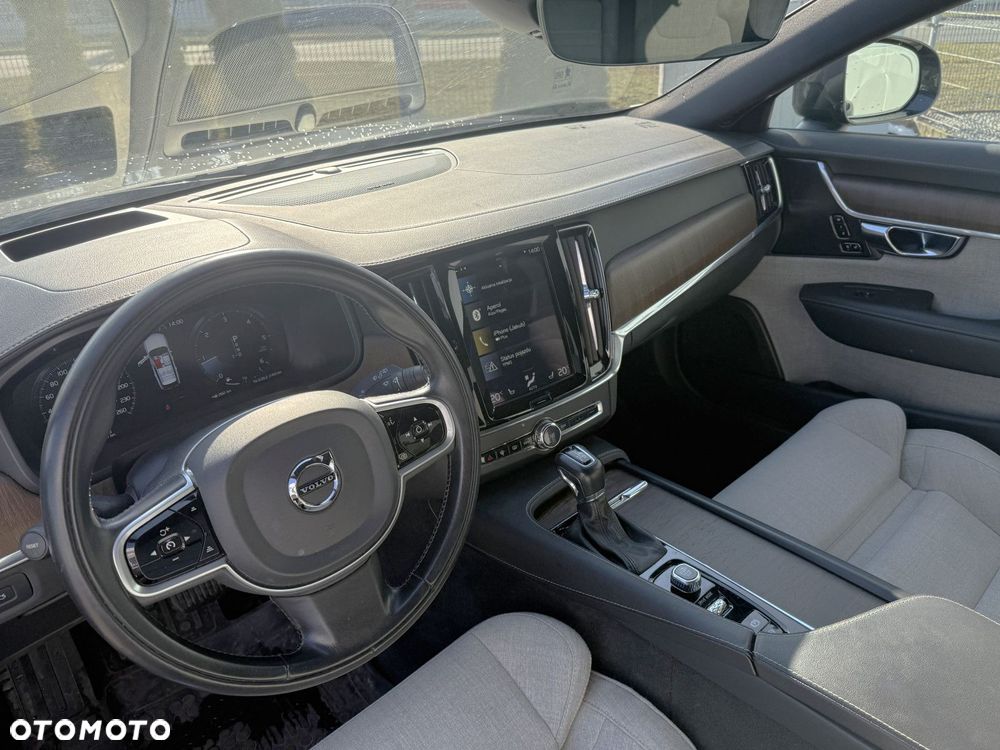 Volvo V90 Cross Country - 17