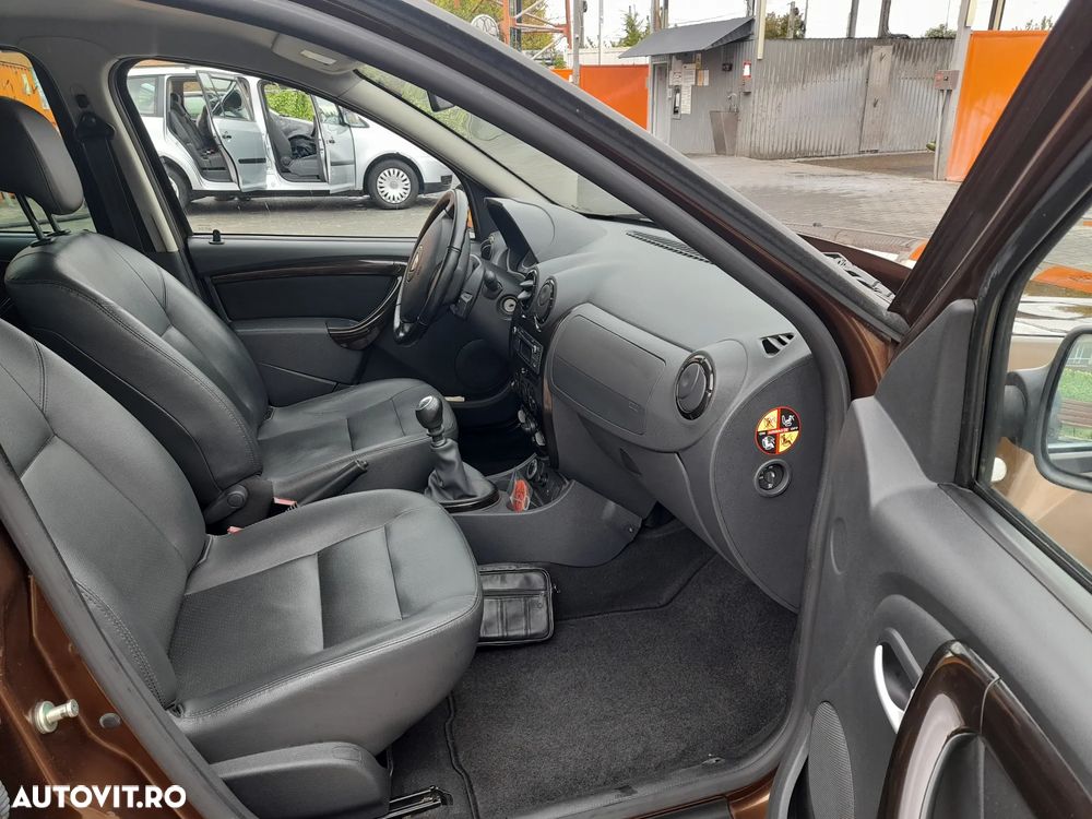 Dacia Duster 1.6 16V 4x4 Laureate - 7