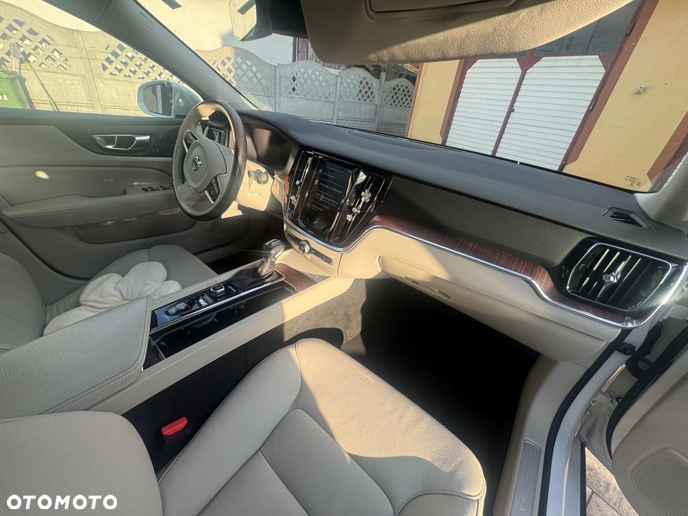 Volvo S60 T5 Momentum Pro - 7